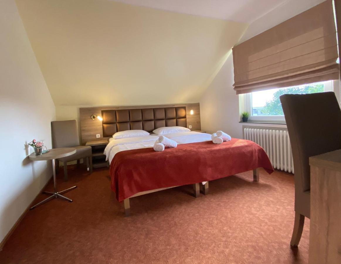 טוסנס Strand Hotel Nordsee, Hotel Deichlaeufer מראה חיצוני תמונה