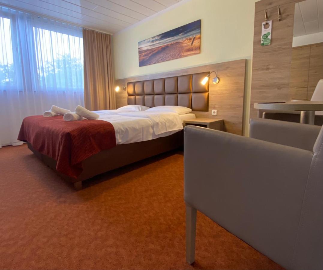 טוסנס Strand Hotel Nordsee, Hotel Deichlaeufer מראה חיצוני תמונה